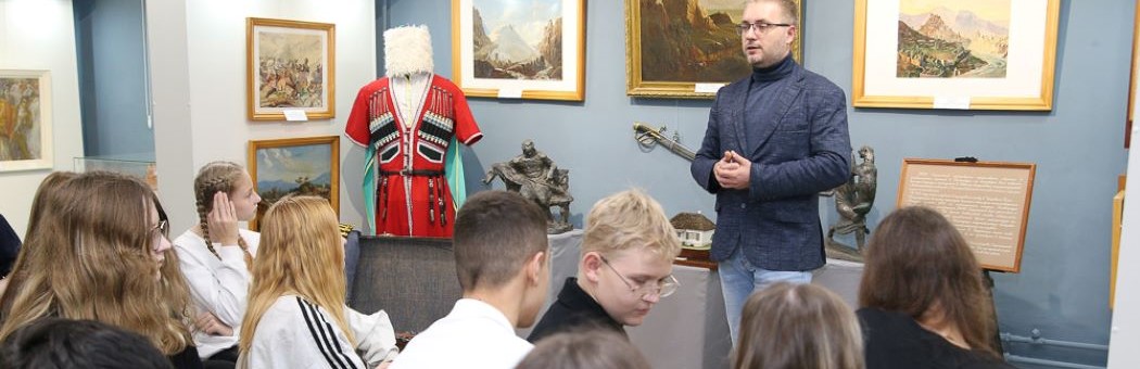 21 ноября семиклассники школы № 226 посетили выставку «Гений вдохновения»