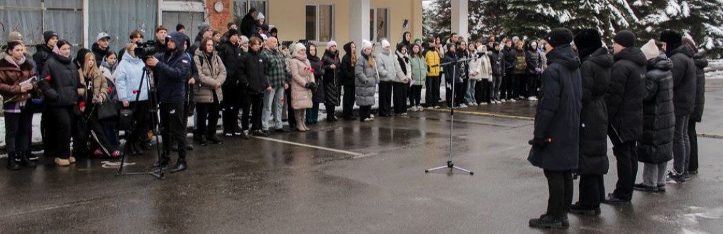 ИМЯ ТВОЁ НЕИЗВЕСТНО, ПОДВИГ ТВОЙ БЕССМЕРТЕН!
